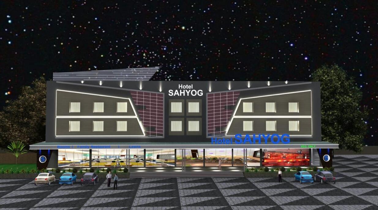 Hotel Sahyog & Rooms Surate Extérieur photo